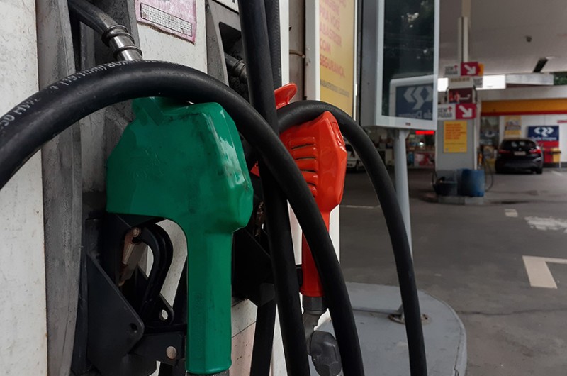 Entre os beneficiados estariam os motoristas profissionais autônomos e as famílias de baixa renda que recebem o Auxílio Brasil ou tenham alguém que receba o Benefício de Prestação Continuada (BPC) - Fernando Frazão/Agência Brasil