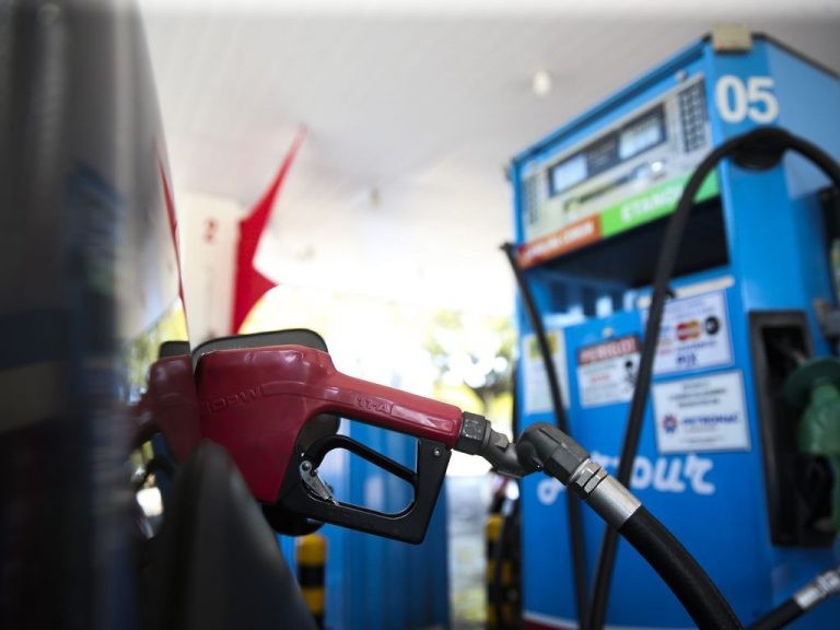 Antes a alíquota de ICMS sobre combustíveis podia chegar a 30% - (Foto: José Cruz/Agência Brasil)