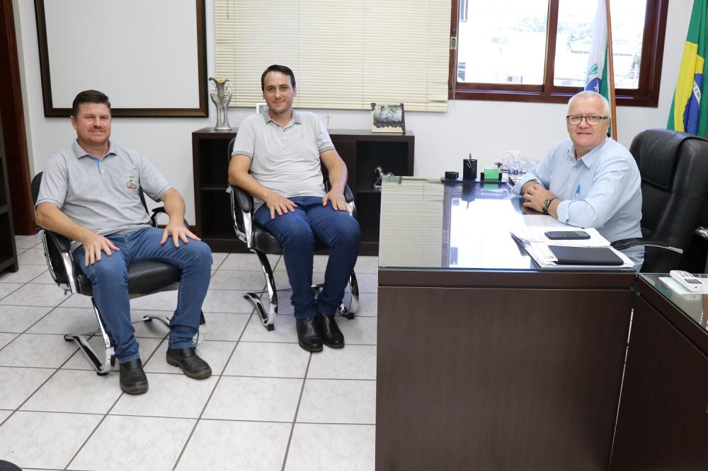 FOTO MANO, JOHN E LUCAS (Créditos: Assessoria) – Show Nacional com João Neto e Frederico é um dos pontos altos da festa