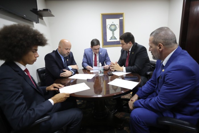 O texto busca o aperfeiçoamento do Sistema Esportivo Estadual, a instituição do Fundo Estadual do Esporte, a integração do PROESPORTE ao sistema estadual e a integração da Justiça Esportiva ao sistema. / Créditos: Orlando Kissner/Alep